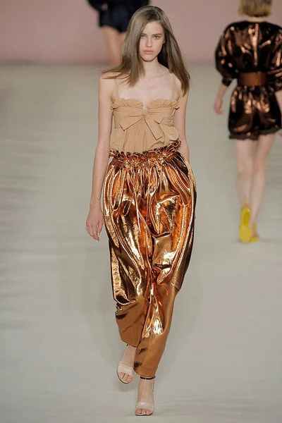 Look 28
